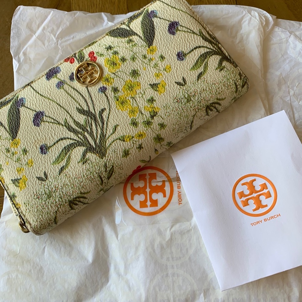 COPY - Rare Tory Burch botanical wallet